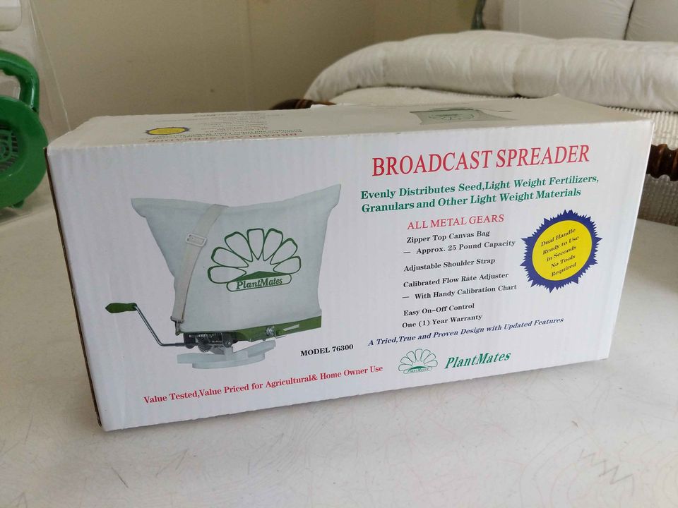 Broadcast Spreader with Canvas Bag